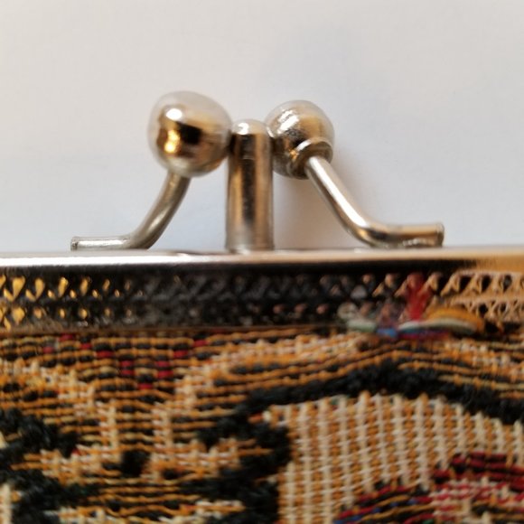 #893 Vintage Rose Tapestry Bag with Metal Frame Closure 2 compartments inside - Picture 6 of 9